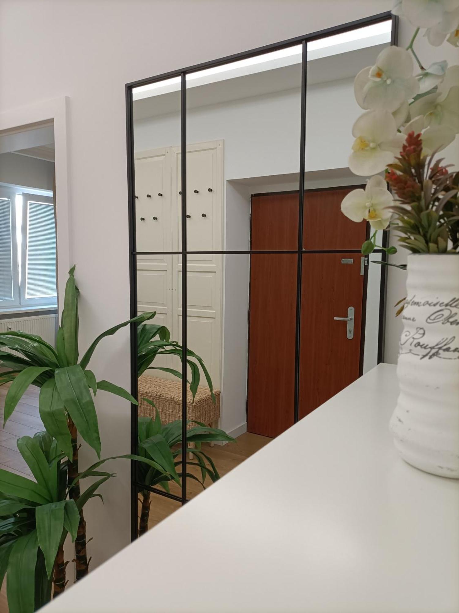 Old Town Apartment - 2 Bedrooms Bratislava Exterior photo